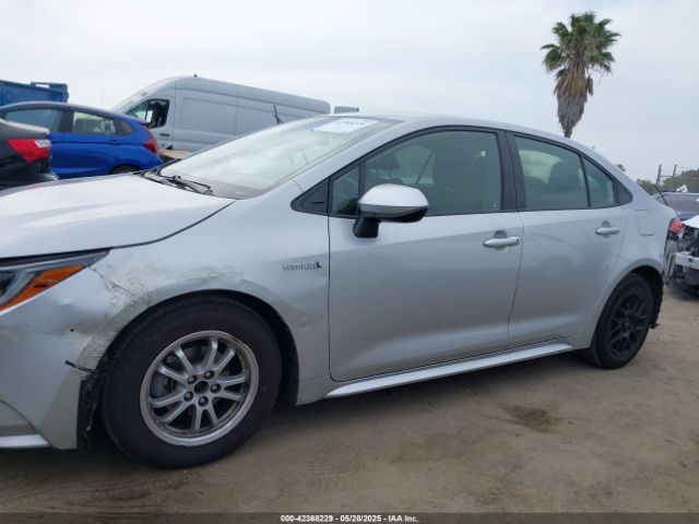 JTDEAMDE1MJ026932 Toyota Corolla Hybrid Le