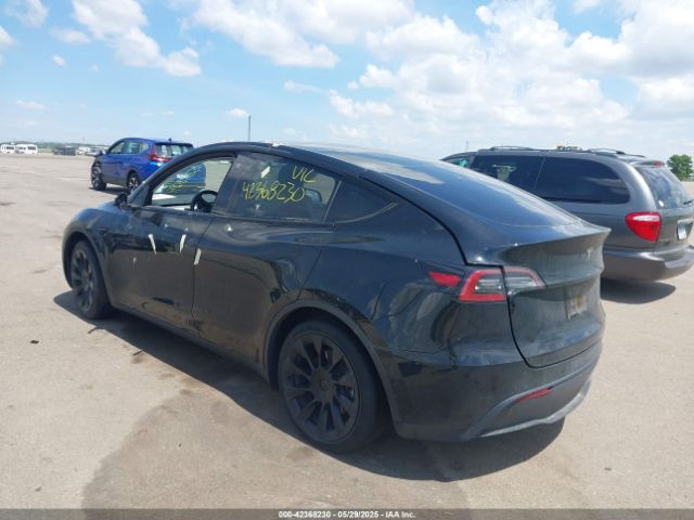 2021 TESLA MODEL Y 5YJYGAEE9MF197671 Photo 2