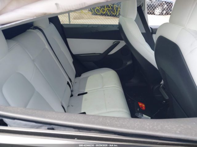 2021 TESLA MODEL Y 5YJYGAEE9MF197671 Photo 7