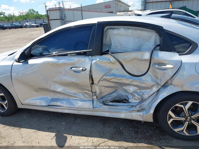 3KPF24ADXME267415 KIA mpi nu