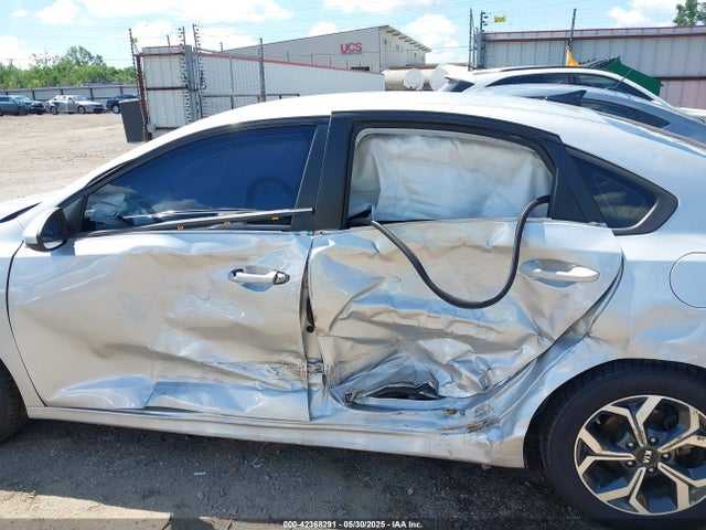 3KPF24ADXME267415 KIA mpi nu