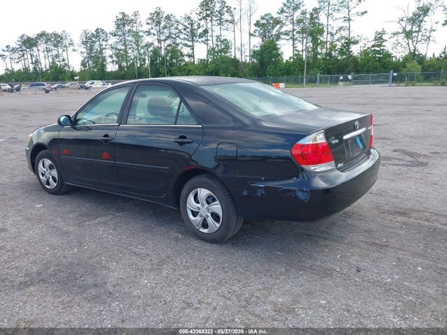 2004 TOYOTA CAMRY 4T1BE32K24U364411 Photo 2