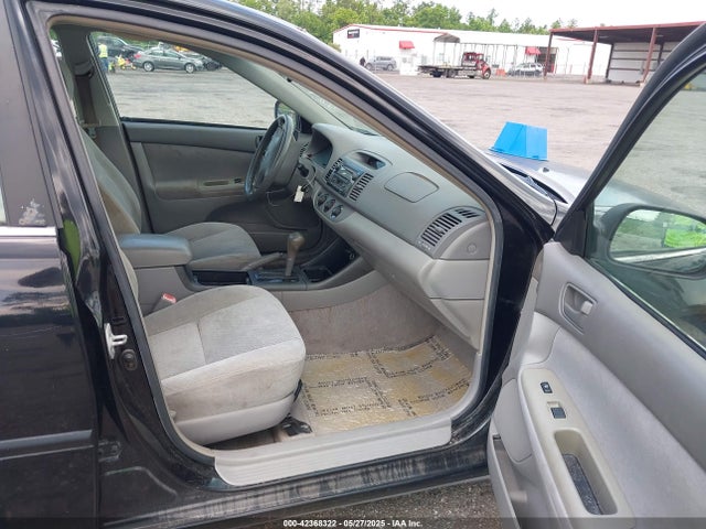 2004 TOYOTA CAMRY 4T1BE32K24U364411 Photo 4