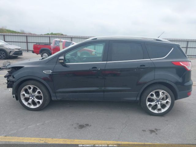 1FMCU9JX5EUB77155 Ford Escape Titanium
