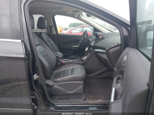 1FMCU9JX5EUB77155 Ford Escape Titanium