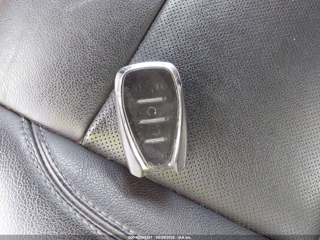 3GNKBJRS0LS552471 Chevrolet lgx