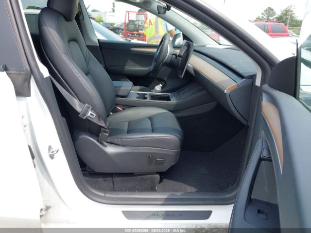 2023 TESLA MODEL Y 7SAYGDEE5PA114310 Photo 4