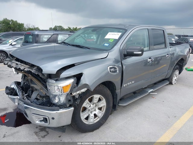 1N6AA1E60HN563954 Nissan 2017