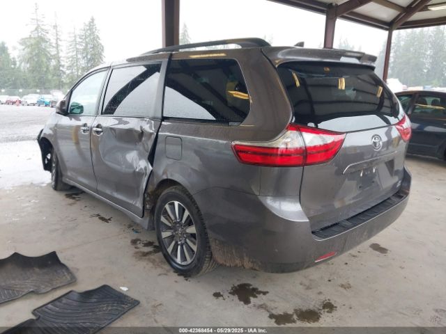 2019 TOYOTA SIENNA 5TDDZ3DC4KS218164 Photo 2