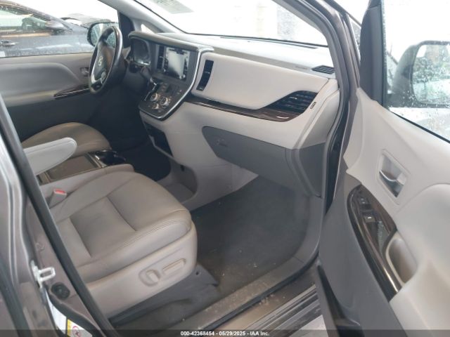 2019 TOYOTA SIENNA 5TDDZ3DC4KS218164 Photo 4