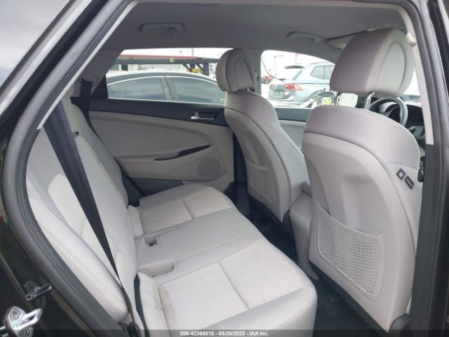 KM8J23A49HU528900 Hyundai TUCSON SE