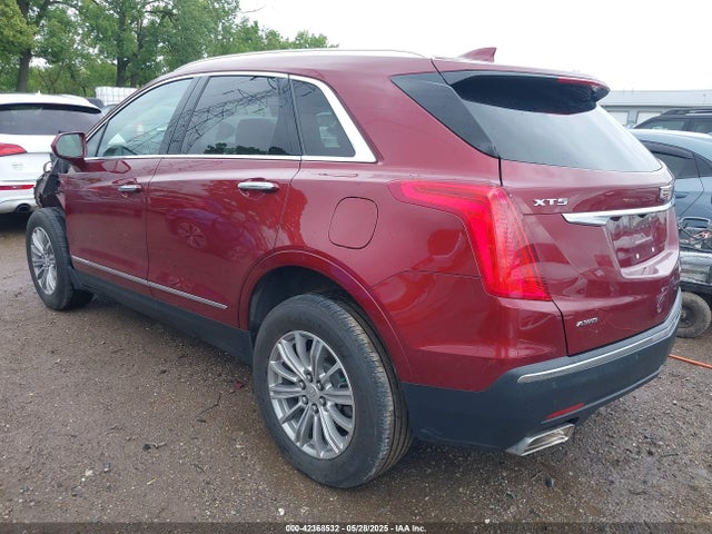 2017 CADILLAC XT5 1GYKNDRS4HZ155464 Photo 2