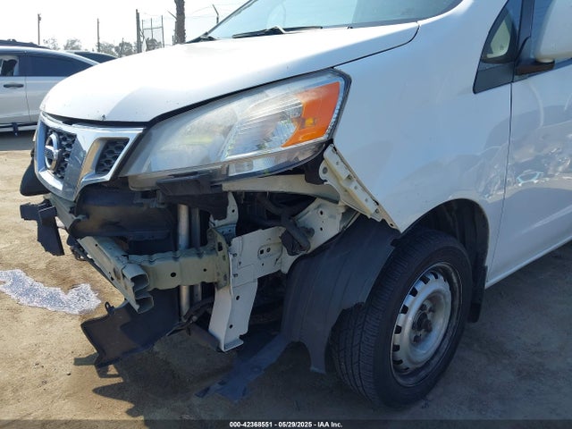 3N6CM0KN3HK713910 Nissan 2017