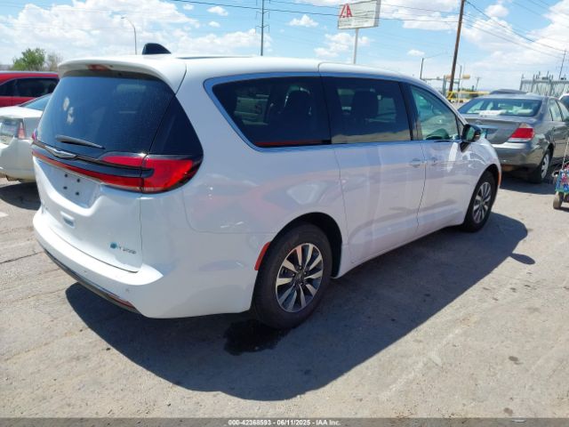 2024 CHRYSLER PACIFICA HYBRID 2C4RC1S74RR153420 Photo 3