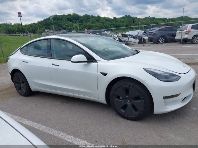 Tesla 2022 2022 5YJ3E1EBXNF319851 Image 13