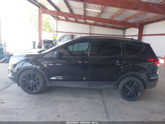 1FMCU0GD2KUA04813 Ford ESCAPE SE
