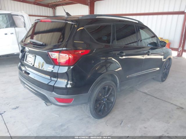 1FMCU0GD2KUA04813 Ford ESCAPE SE