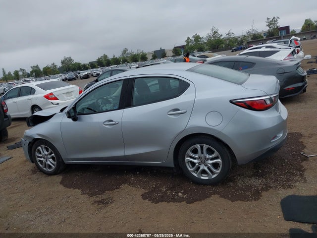 3MYDLBYV5JY302350 Toyota p5v