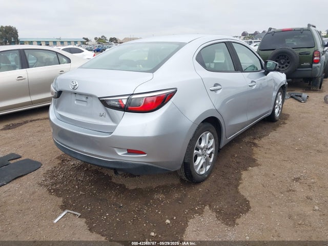 3MYDLBYV5JY302350 Toyota p5v