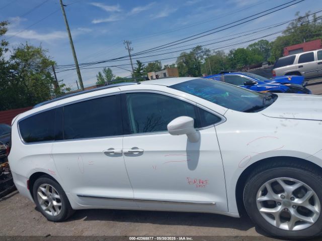 2C4RC1EG9HR835901 Chrysler Pacifica Touring-l Plus