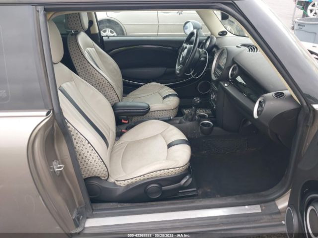 2013 MINI CLUBMAN WMWZF3C56DT490749 Photo 4