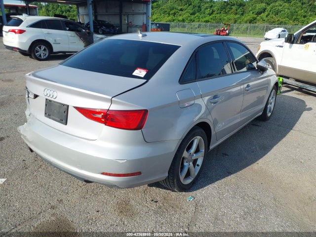 2015 AUDI A3 WAUACGFF8F1116739 Photo 3