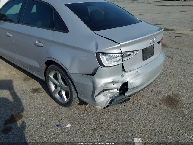 2015 AUDI A3 WAUACGFF8F1116739 Photo 5