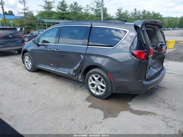 2017 CHRYSLER PACIFICA 2C4RC1BG9HR667777 Photo 2