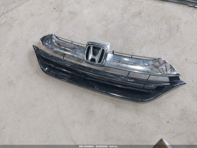 2HKRW5H38JH424807 Honda CR-V LX