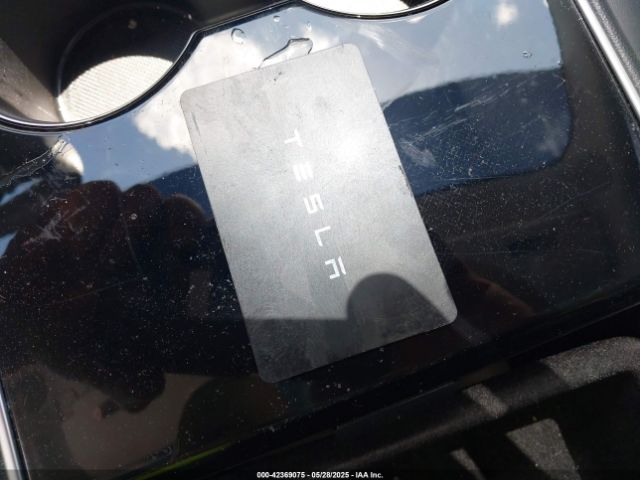 5YJ3E1EA4LF799566 Tesla 2020
