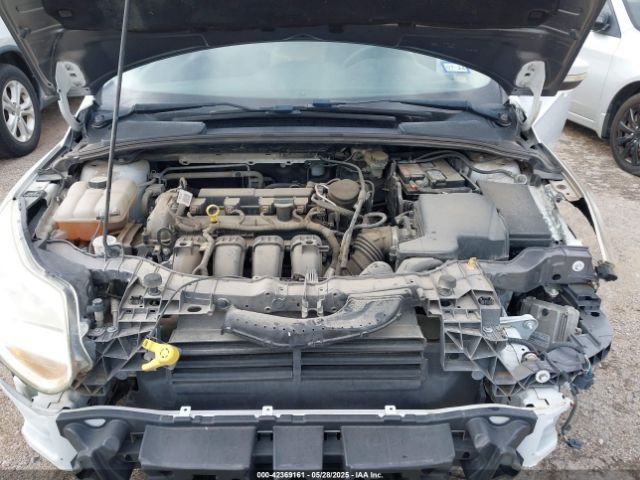 1FADP3K2XEL393210 Ford FOCUS SE
