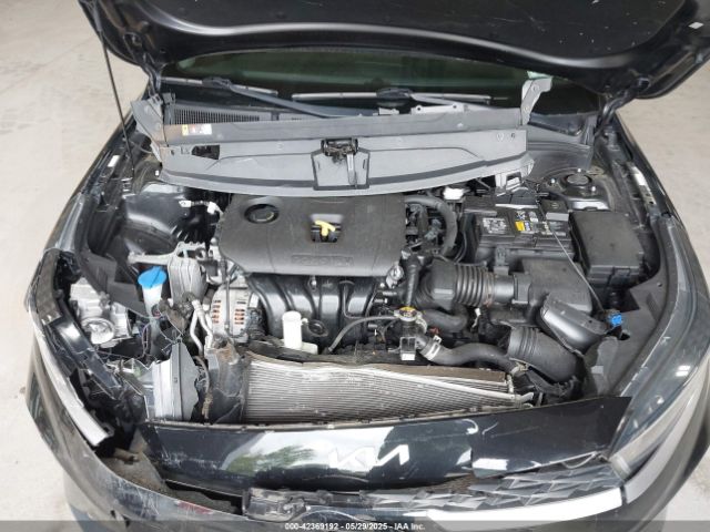 3KPF24AD1NE429370 KIA Forte Lxs