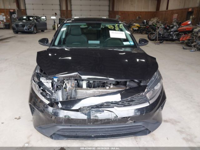 3KPF24AD1NE429370 KIA Forte Lxs