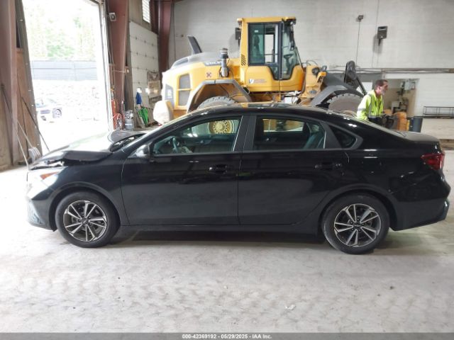 3KPF24AD1NE429370 KIA Forte Lxs