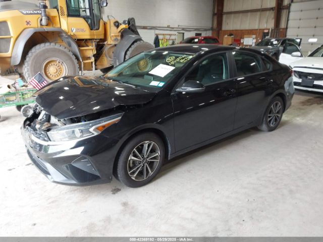 3KPF24AD1NE429370 KIA Forte Lxs