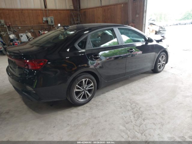 3KPF24AD1NE429370 KIA Forte Lxs