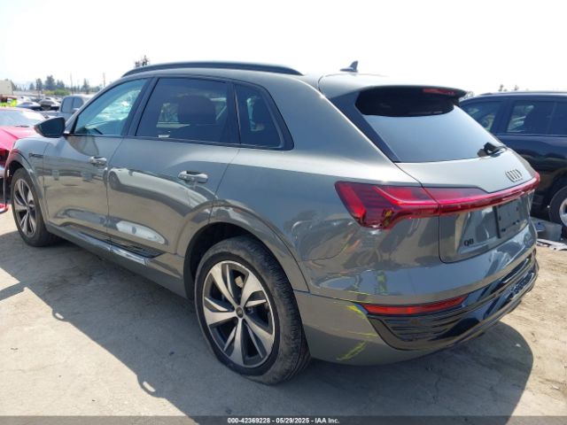2024 AUDI Q8 E-TRON WA14AAGE0RB011467 Photo 2