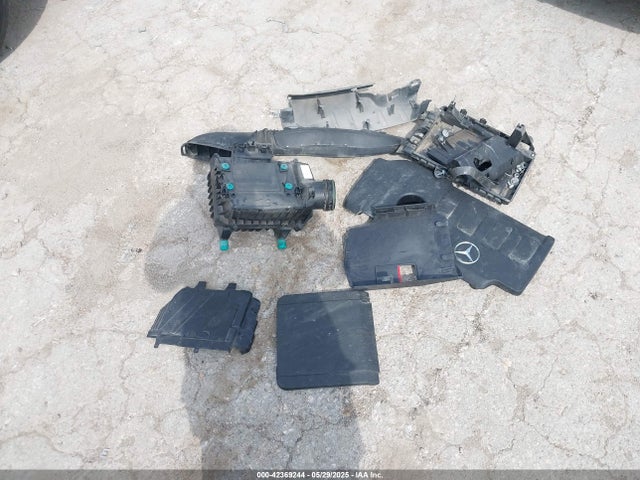W1N4N4HB9MJ133218 Mercedes-Benz m260