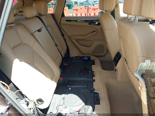 Porsche Macan 2015 WP1AB2A54FLB60408 Image 8