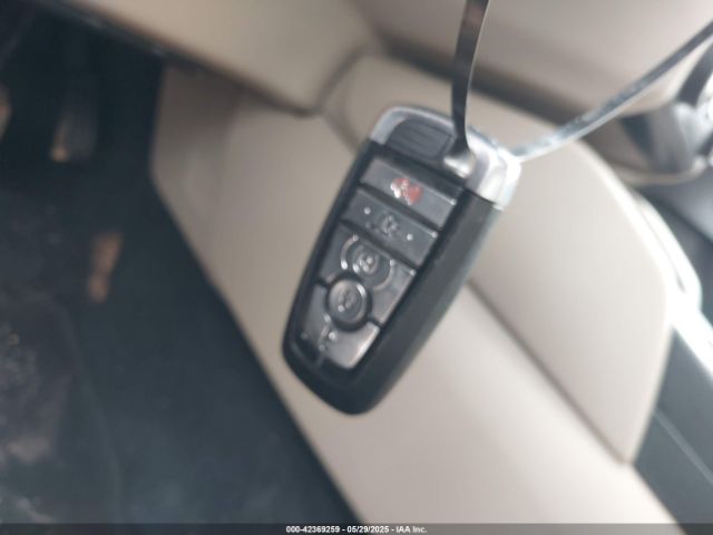 1FMCU9J92LUC16654 Ford Escape Titanium