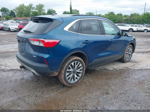1FMCU9J92LUC16654 Ford Escape Titanium