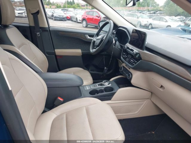 1FMCU9J92LUC16654 Ford Escape Titanium