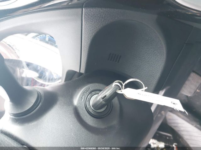 2T1BURHE3HC756067 Toyota COROLLA LE