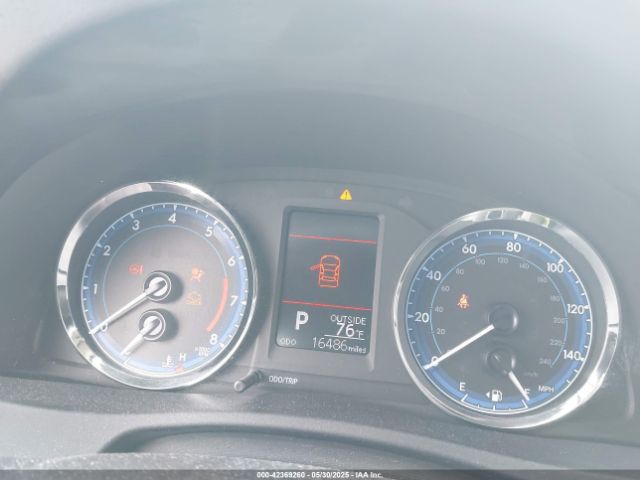 2T1BURHE3HC756067 Toyota COROLLA LE