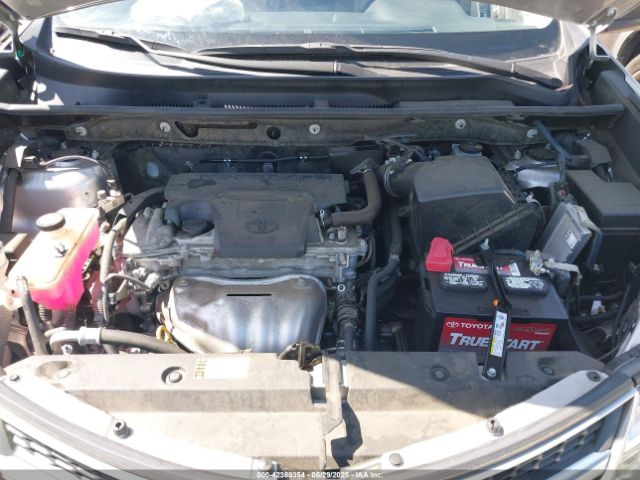JTMZFREV7FJ045079 Toyota RAV4 LE