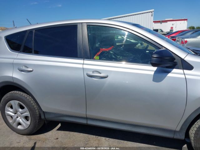 JTMZFREV7FJ045079 Toyota RAV4 LE