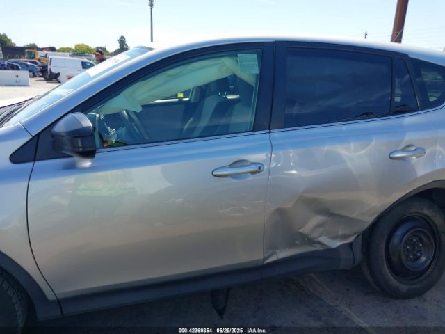 JTMZFREV7FJ045079 Toyota RAV4 LE