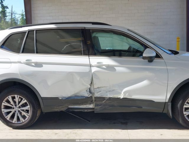 3VV2B7AX6KM140482 Volkswagen Tiguan 2.0t Se/2.0t Sel/2.0t Sel R-line/2.0t Sel R-line Black