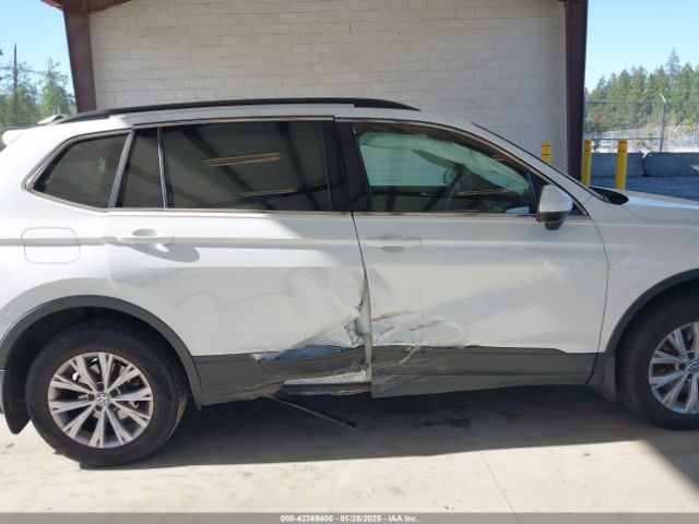3VV2B7AX6KM140482 Volkswagen Tiguan 2.0t Se/2.0t Sel/2.0t Sel R-line/2.0t Sel R-line Black