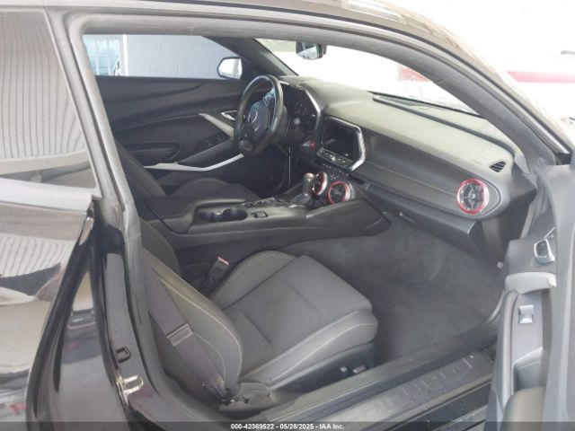2016 CHEVROLET CAMARO 1G1FE1R71G0160084 Photo 4